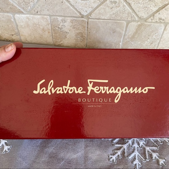 SALVATORE FERRAGAMO Black Pumps NARROW - Picture 16 of 16